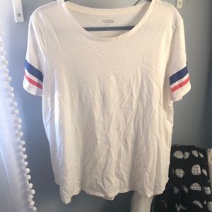 Basic scoop neck tee